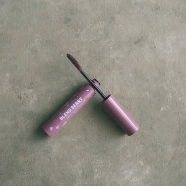 BLEND BERRY フラッフィー ロング＆カール マスカラのクチコミ「˗ˏˋ ふんわりカールロック。 ˎˊ˗
BLEND BERRY
フラッフィーロング＆カール マ.....」（3枚目）