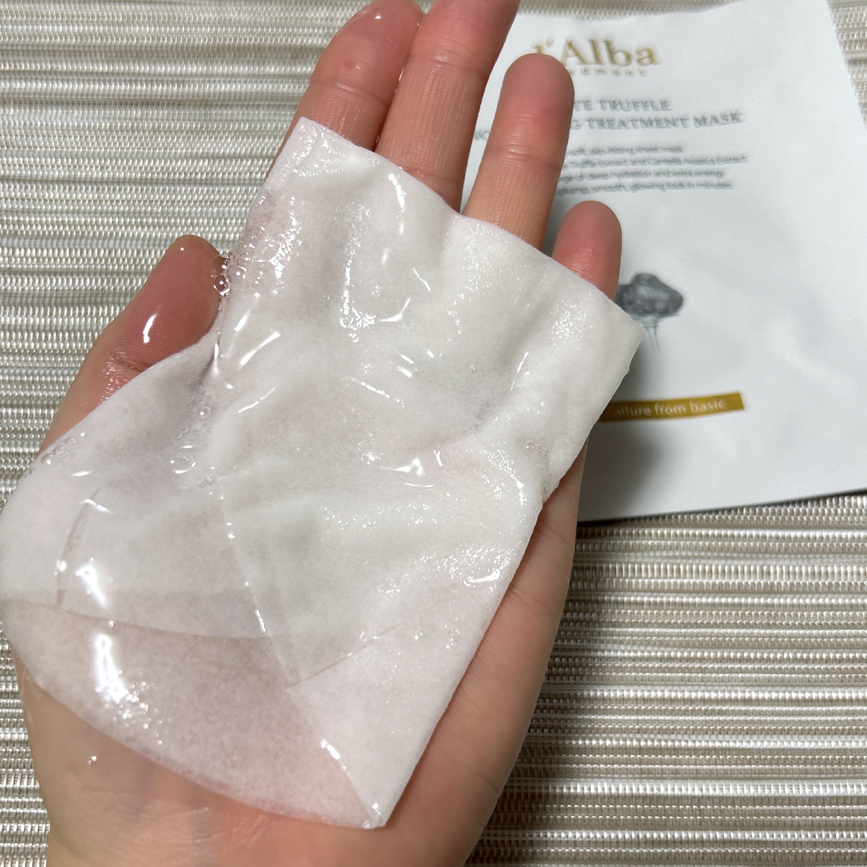 ホワイトトリュフナリシングトリートメントマスク/ダルバ/シートマスク・パックを使ったクチコミ（3枚目）