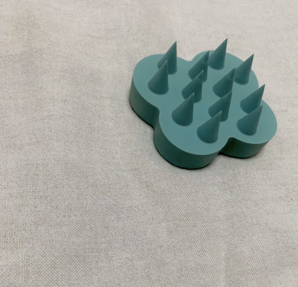 uka scalp brush kenzan medium uka store gentei shibuya yellow/uka/スカルプブラシを使ったクチコミ（3枚目）