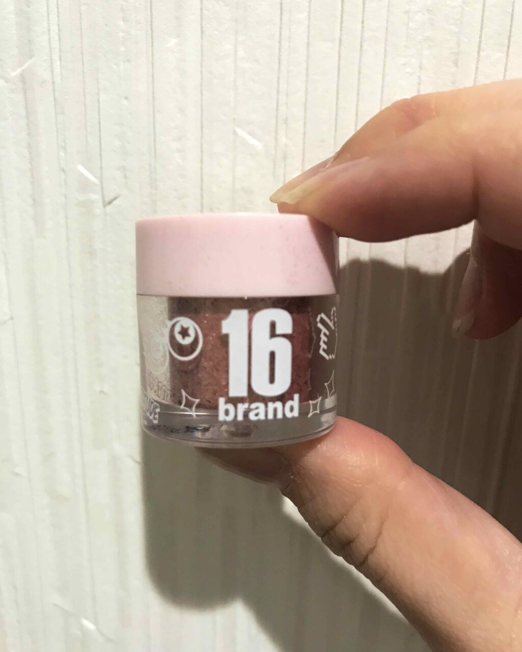 16CANDY ROCK PEAEL POWDER/16BRAND/単色アイシャドウを使ったクチコミ(1枚目)