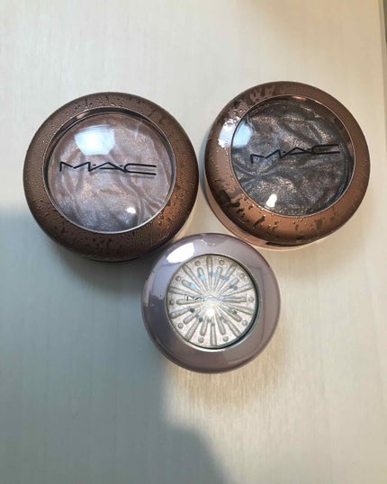 エクストラ ディメンション フォイル アイシャドウ M·A·C フロステッド ファイヤーワーク/M・A・C/単色アイシャドウを使ったクチコミ(3枚目)