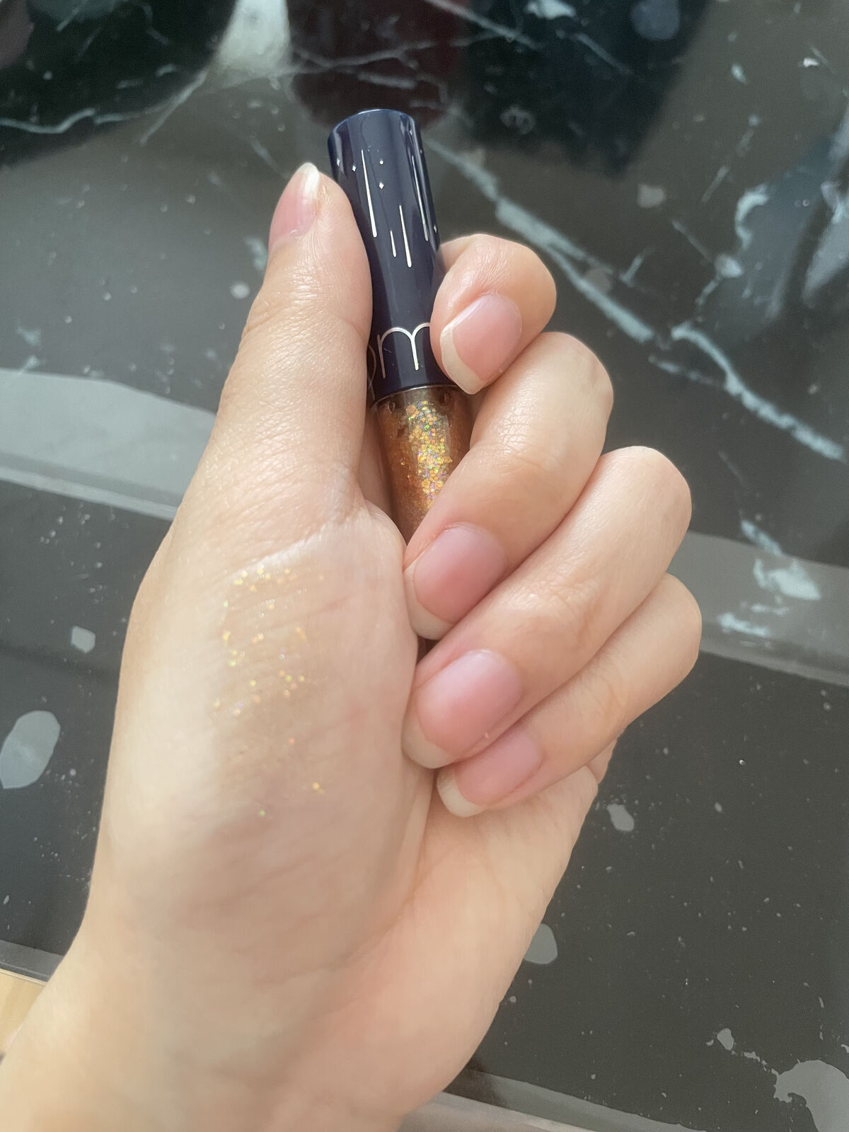 リキッド グリッター シャドウ 03 イブニングスター(EVENING STAR)/rom&nd/グリッターを使ったクチコミ（3枚目）