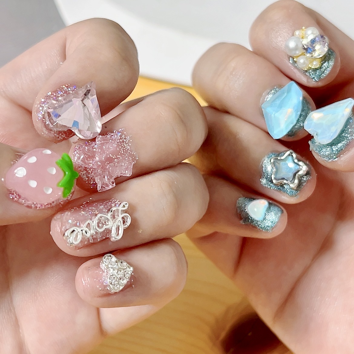 #ピンクネイル,#水色ネイル,#苺ネイルのネイルデザイン