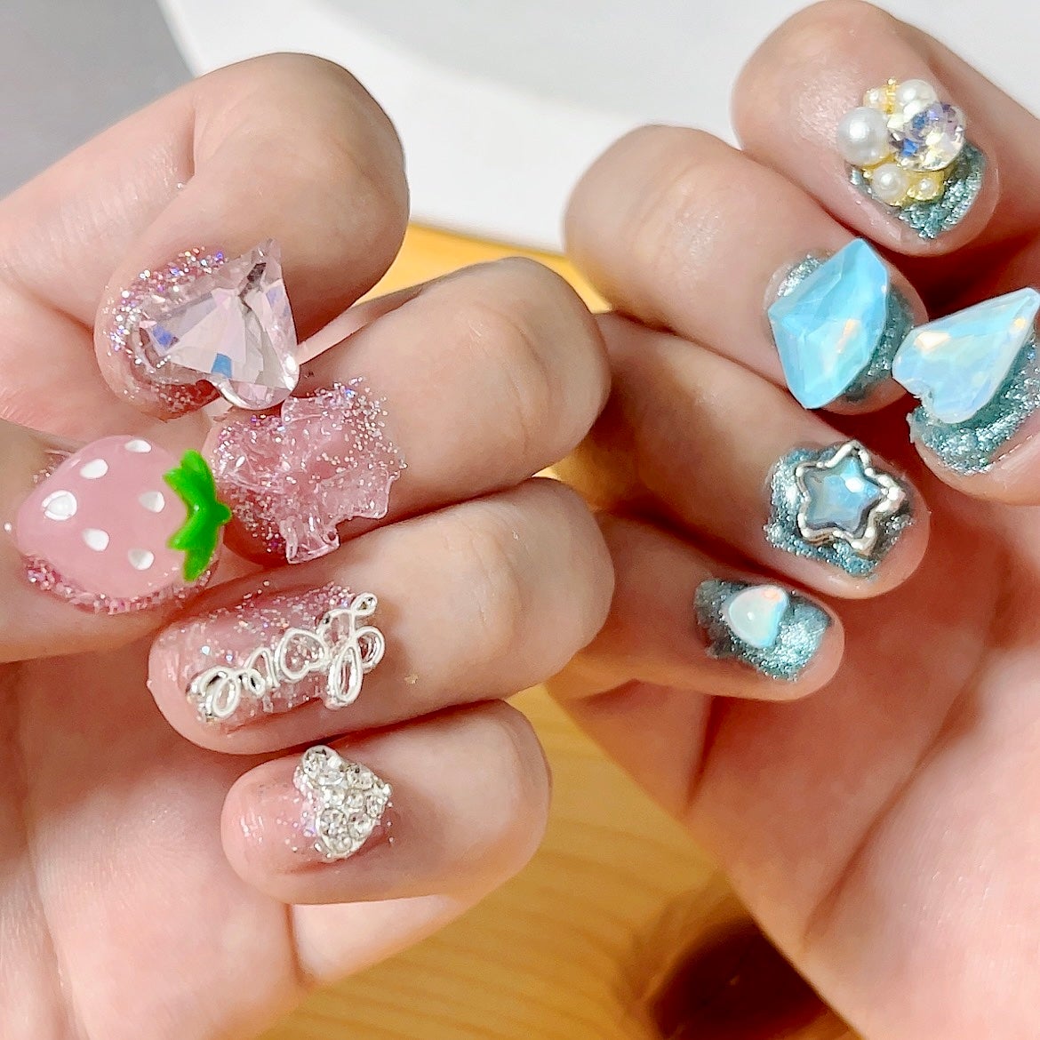 めい🌷フォロバ100 on LIPS 「💗ネイル記録#ピンクネイル#水色ネイル#苺ネイル..」(1枚目)