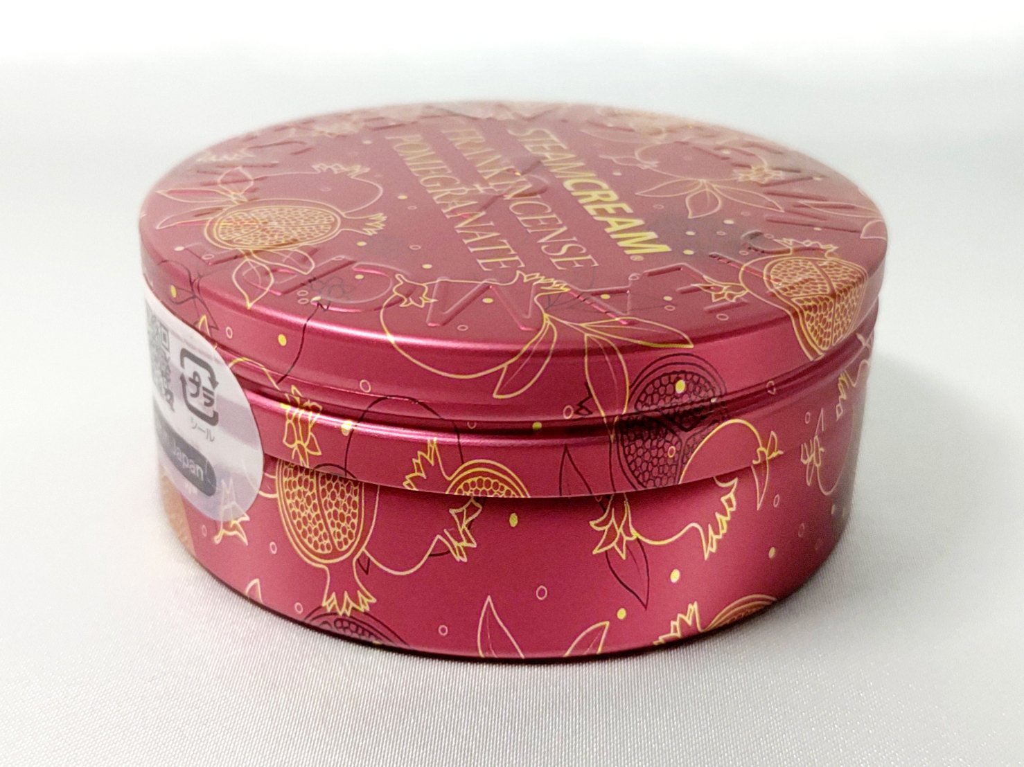 STEAMCREAM スチームクリーム フランキンセンス＆ざくろ のクチコミ「●STEAMCREAM スチームクリーム　フランキンセンス＆ざくろ

75g　¥3,300（税.....」（2枚目）