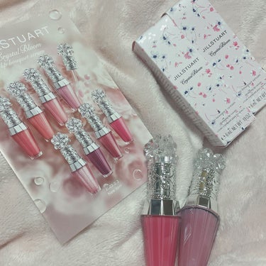 今回紹介するのは
JILL STUART
クリスタルブルーム リップブーケ セラム
01geranium lilac
05lily fuchsia

LIPSさんでJILL STUARTさんから頂きまし