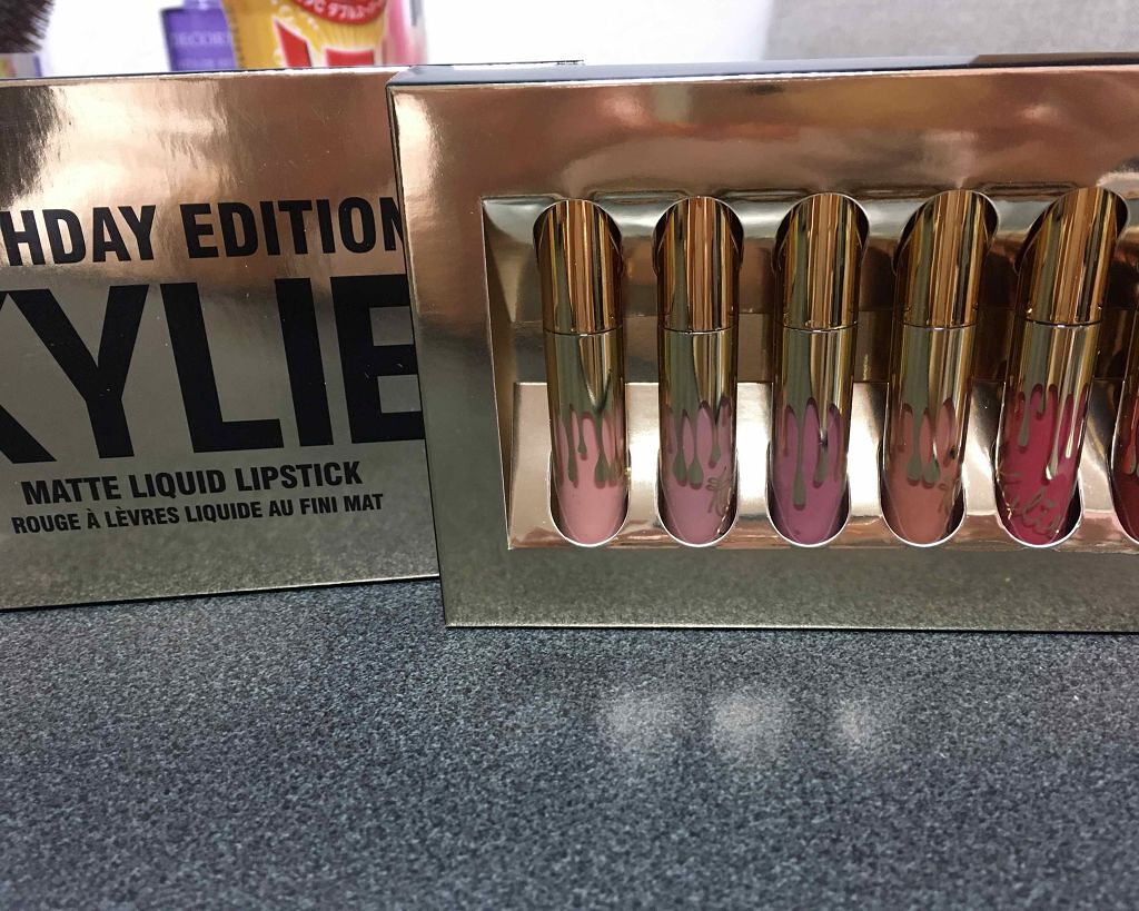 マット リキッド リップスティック/Kylie Cosmetics/口紅を使ったクチコミ(2枚目)