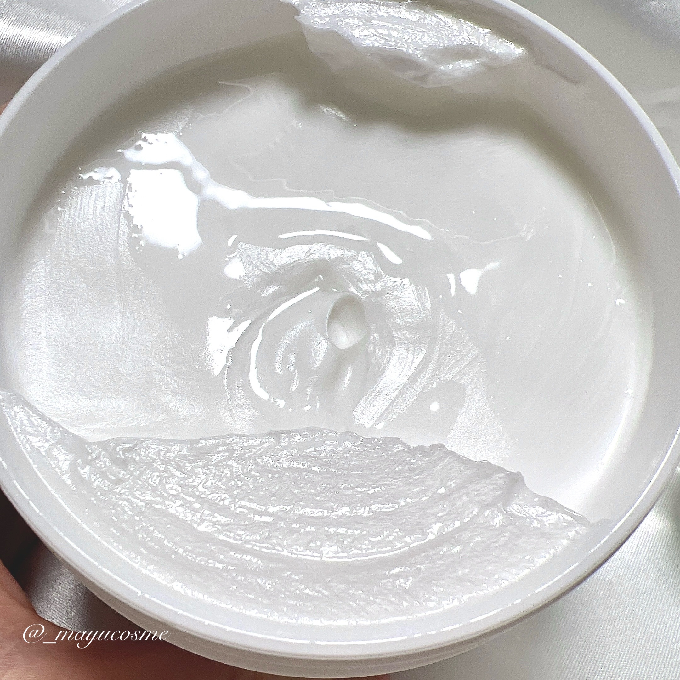 ダヴ クリームボディウォッシュ コンフォートモイスチャー/ダヴ/ボディソープを使ったクチコミ（2枚目）