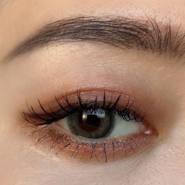 「眉頭」の理想的な位置は?整え方や描き方を眉毛が濃い・薄い別で徹底解説!