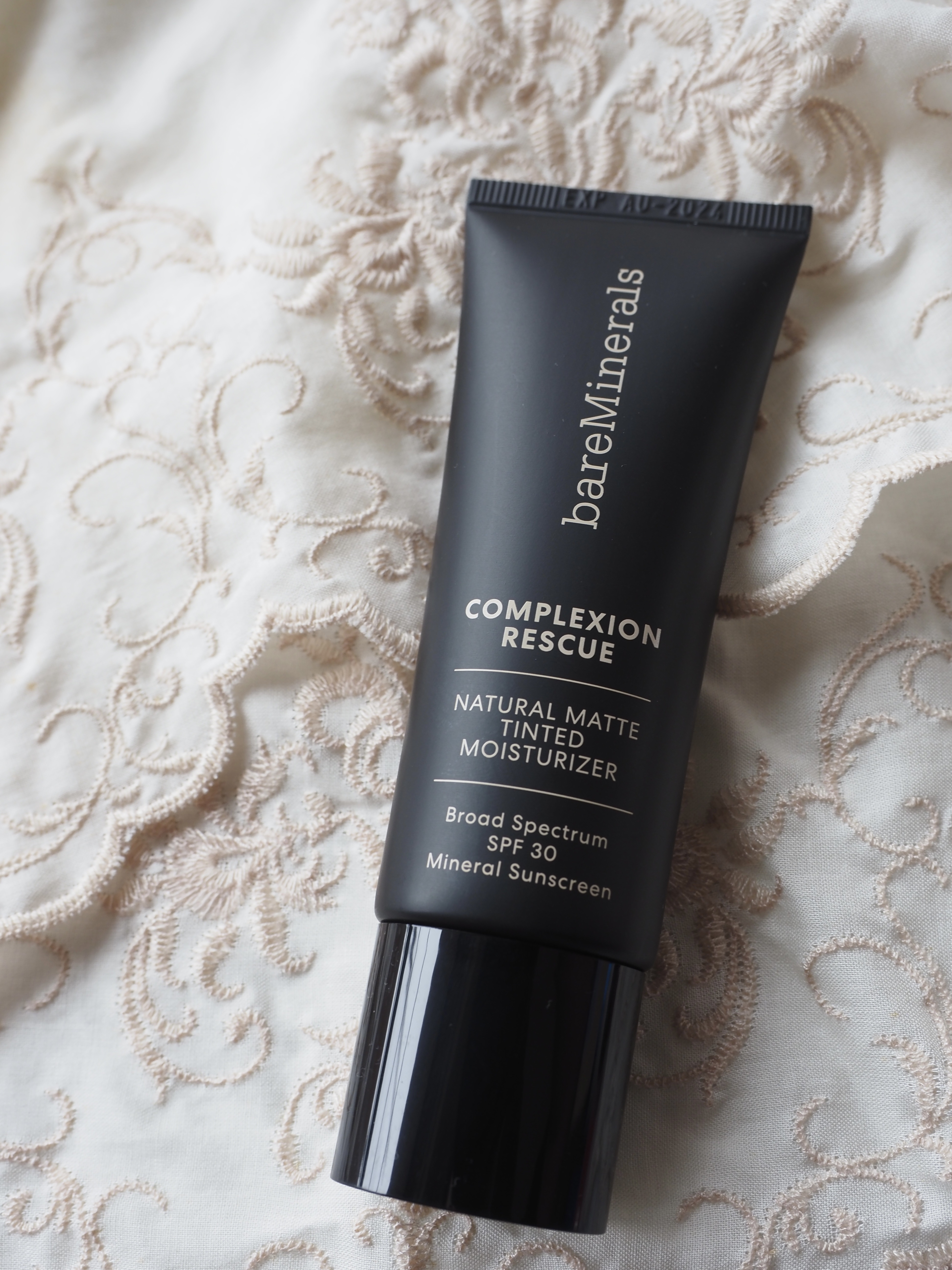 CR ナチュラル マット モイスチャライザー/bareMinerals/クリーム・エマルジョンファンデーションを使ったクチコミ（1枚目）