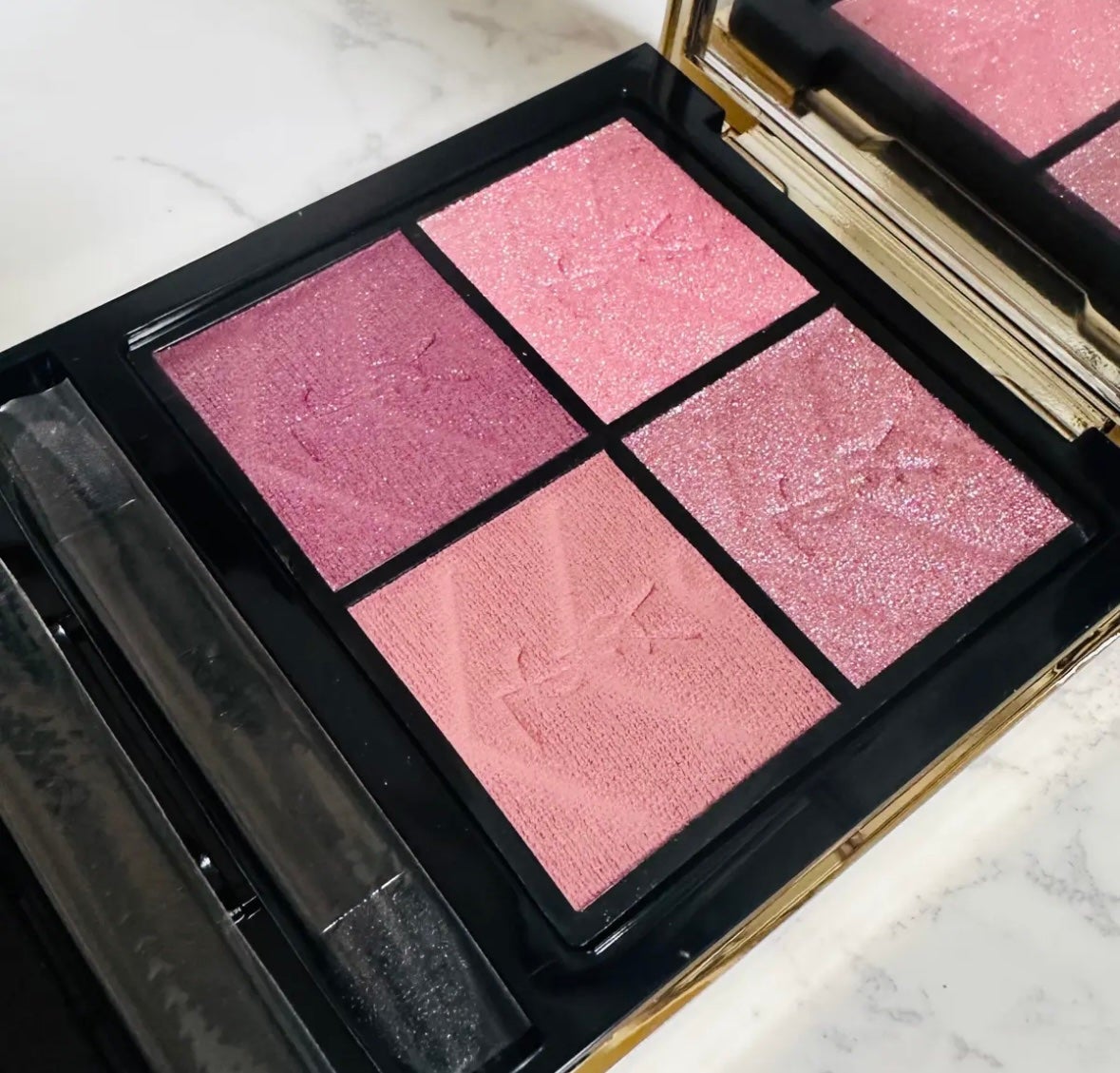 クチュール ミニ クラッチ/YVES SAINT LAURENT BEAUTE/アイシャドウパレットを使ったクチコミ(2枚目)