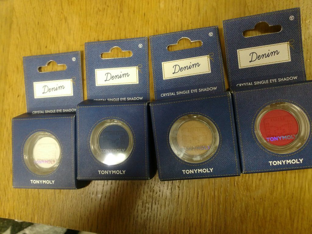 クリスタルシングルアイシャドウ/TONYMOLY/単色アイシャドウを使ったクチコミ（1枚目）