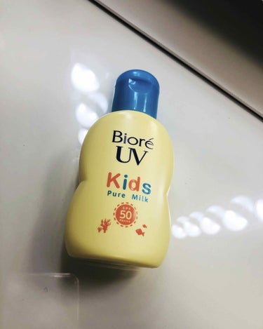 ビオレUV キッズピュアミルク🌟

SPF50 PA＋＋＋
紫外線吸収剤不使用
無添加
アルコールフリー
パラベンフリー
無香料
無着色
保湿成分配合

購入してみました👍

肌が本当に弱く、色んな物を