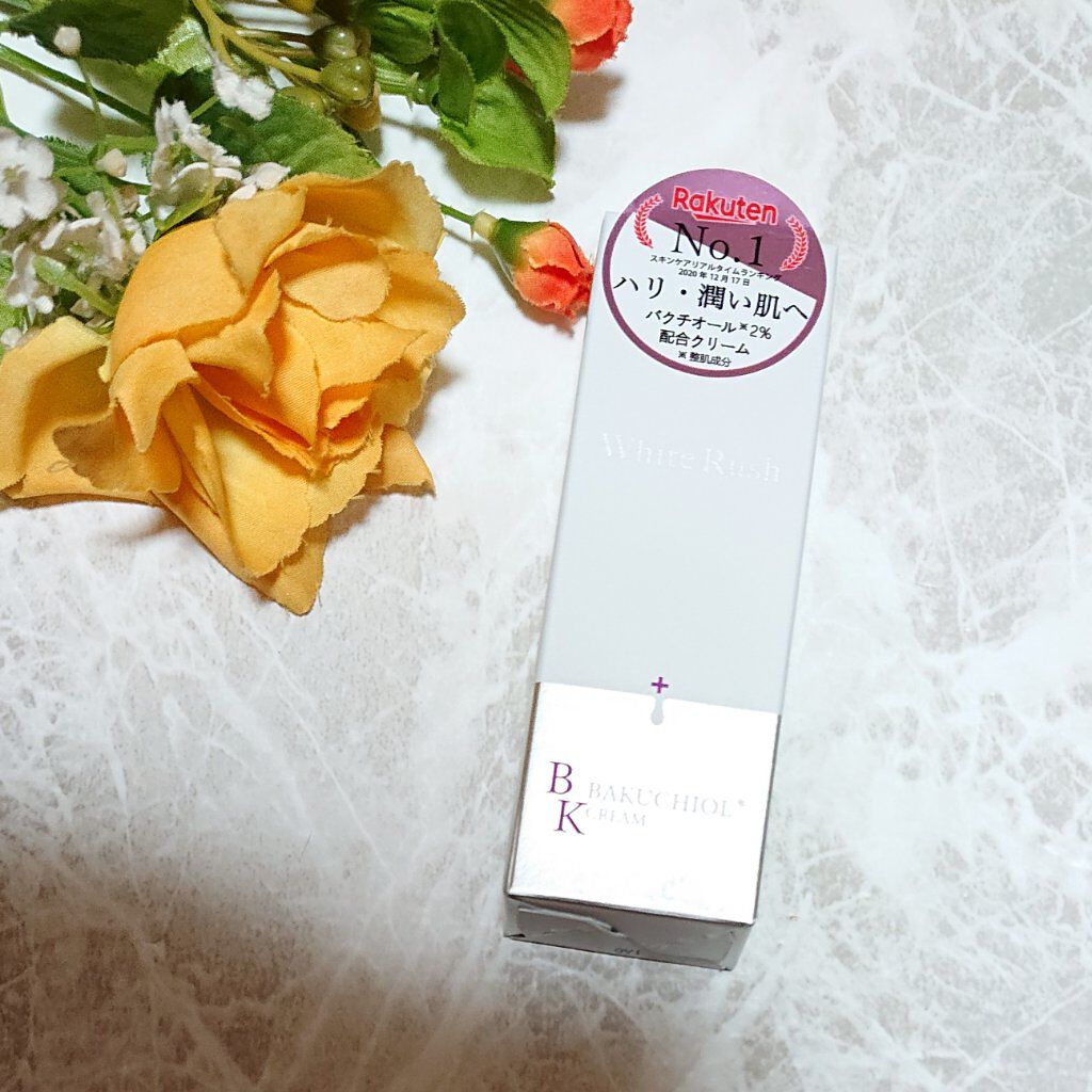 White Rush バクシア モイスチャーアップクリームのクチコミ「・バクチオールを高濃度2%配合
ハリ肌へ導く美容クリームです
・天然由来成分を98%以上配合
.....」（1枚目）