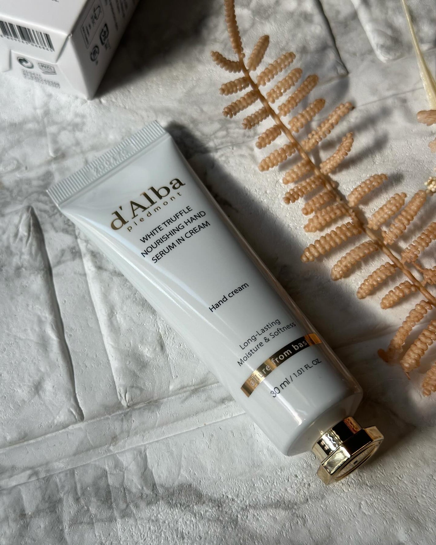 ホワイトトリュフナリシングハンドセラムインクリーム/ダルバ/ハンドクリームを使ったクチコミ(2枚目)