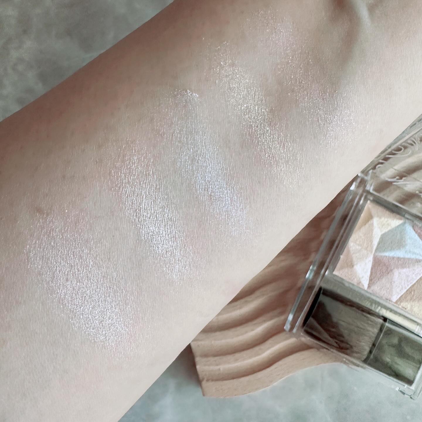 パールグロウハイライト/CEZANNE/パウダーハイライトを使ったクチコミ（2枚目）