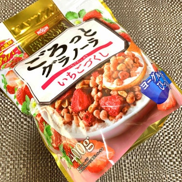 日清シスコ ごろっとグラノーラ  いちごづくしのクチコミ「✔ ごろっとグラノーラ  いちごづくし 400ｇ

いちごがほんとにごろっと入ってます🍓
1食.....」（1枚目）