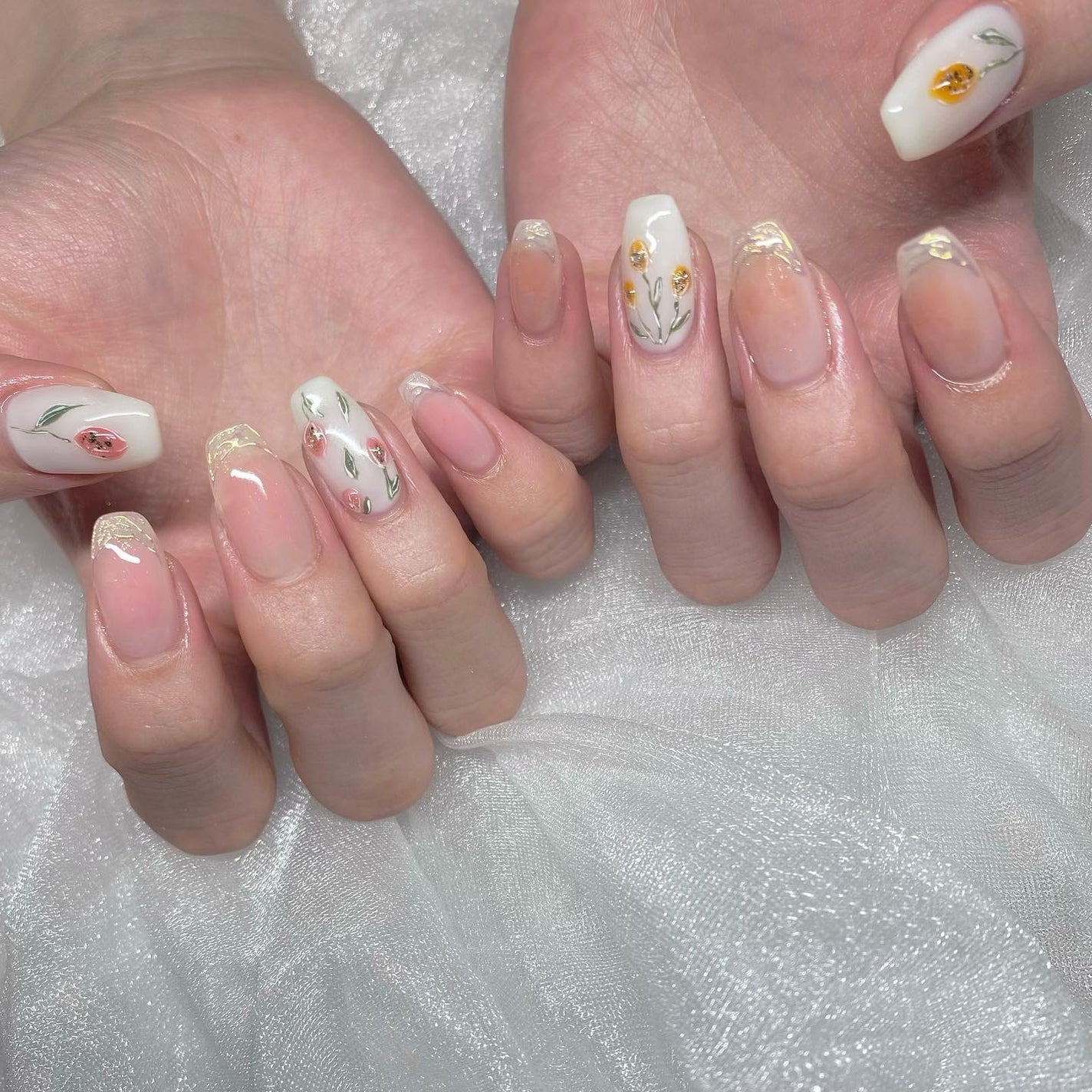 kanna on LIPS 「・・・𝒞𝒽𝑒𝑒𝓀×𝒯𝓊𝓁𝒾𝓅⸜🌷︎⸝✨左右アシンメトリーのカラ..」(1枚目)