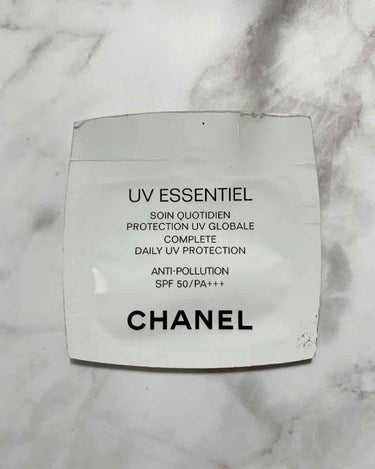 CHANEL UV エサンシエル コンプリートのクチコミ「シャネル☆UVエサンシエルコンプリート

シャネルの日焼け止め、サンプル使ってみました！！

.....」（1枚目）