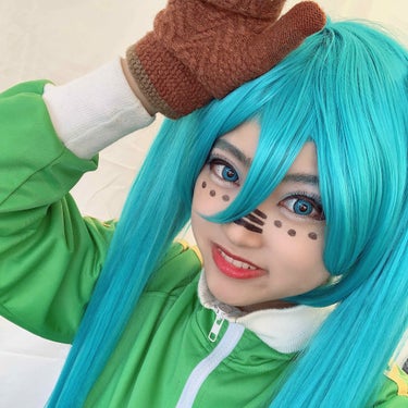 マトリョシカミクのコスプレメイクを紹介します！！

コスプレメイクは目立ってなんぼなので派手に仕上げることを目標にしました！

パウダーアイシャドウはバレエメイクのときのチャコットの商品を使用しています