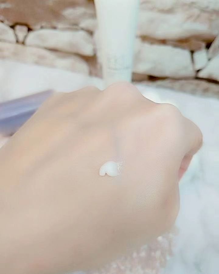 薬用コンセントレートクリーム ホワイト/サナ リンクルターン/フェイスクリームを使ったクチコミ(2枚目)