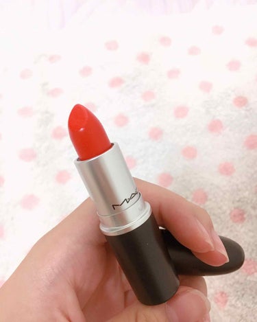 ~MAC リップスティック レディデンジャー~


私は濃いピンクとかピンク系が
好きなんですけどこのリップは
可愛すぎて一目惚れで買っちゃった!!

真っ赤まではいかない赤って感じかな??

こないだ