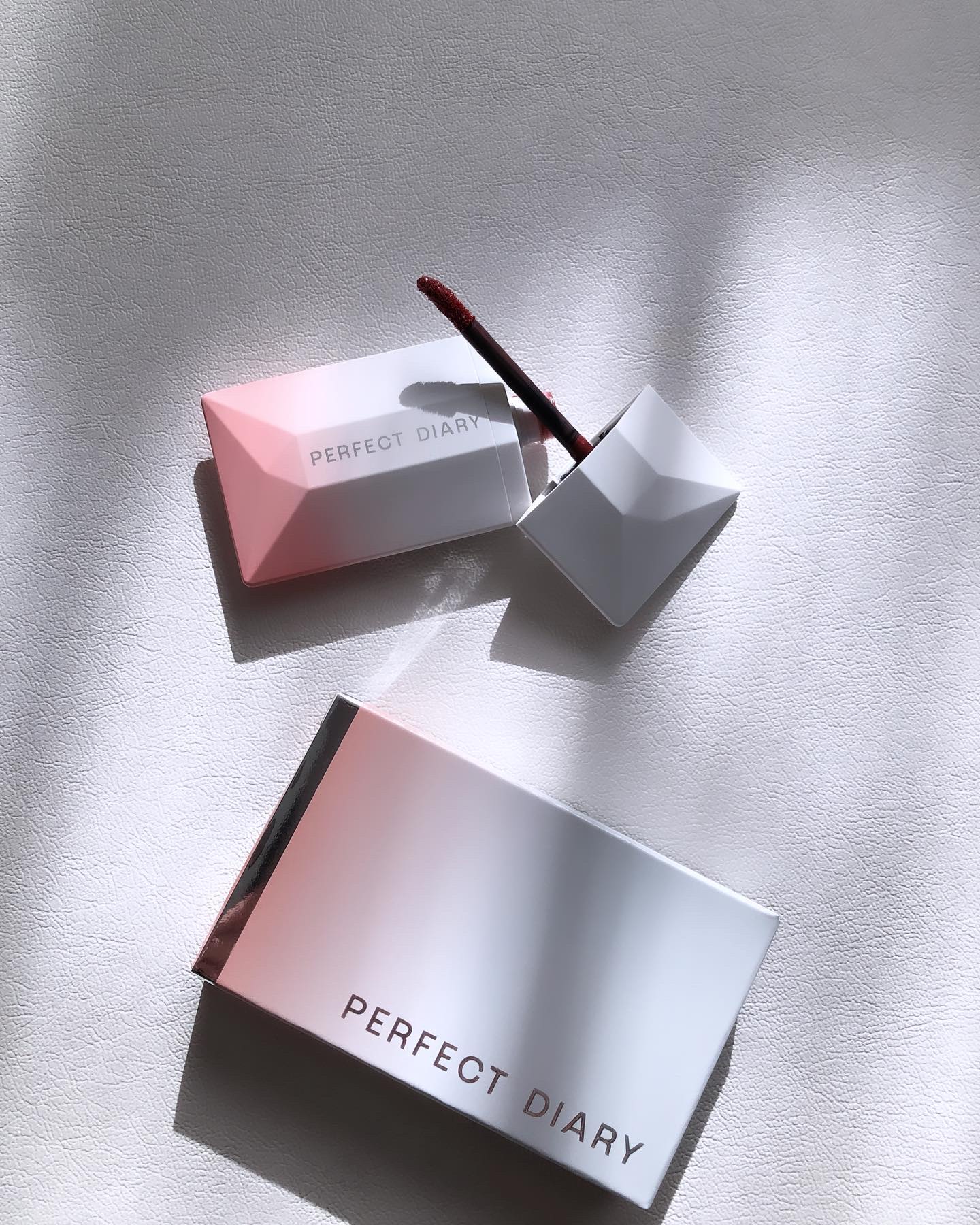 PERFECT DIARY (パーフェクトダイアリー) READ ME フローティングライト リップグロス/PERFECT DIARY/リップグロスを使ったクチコミ（1枚目）