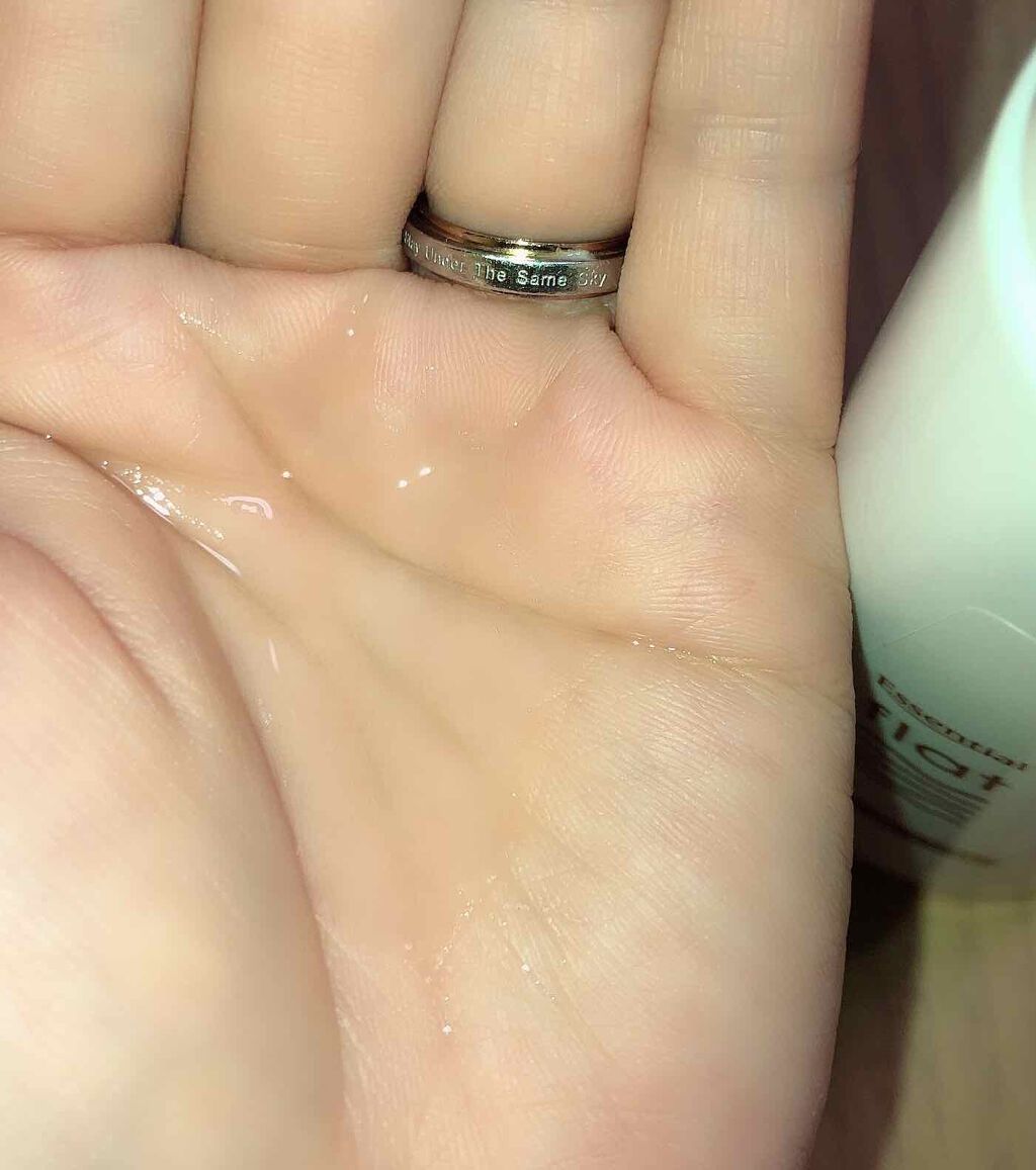 くせ・うねりときほぐしセラム/エッセンシャル flat/ヘアオイルを使ったクチコミ(2枚目)