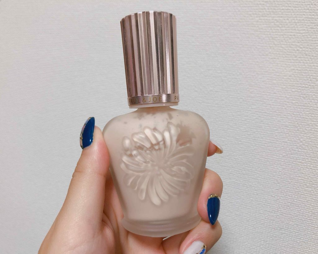 ポール &amp; ジョー ボーテ
ラトゥー エクラ ファンデーション プライマーN


ラベンダーパールが入っていて、日本人の黄味の肌を明るく補正してくれる下地。

このラベンダーパールがけっこうキラキラしているように見えるけど、肌にぬるとキレイ