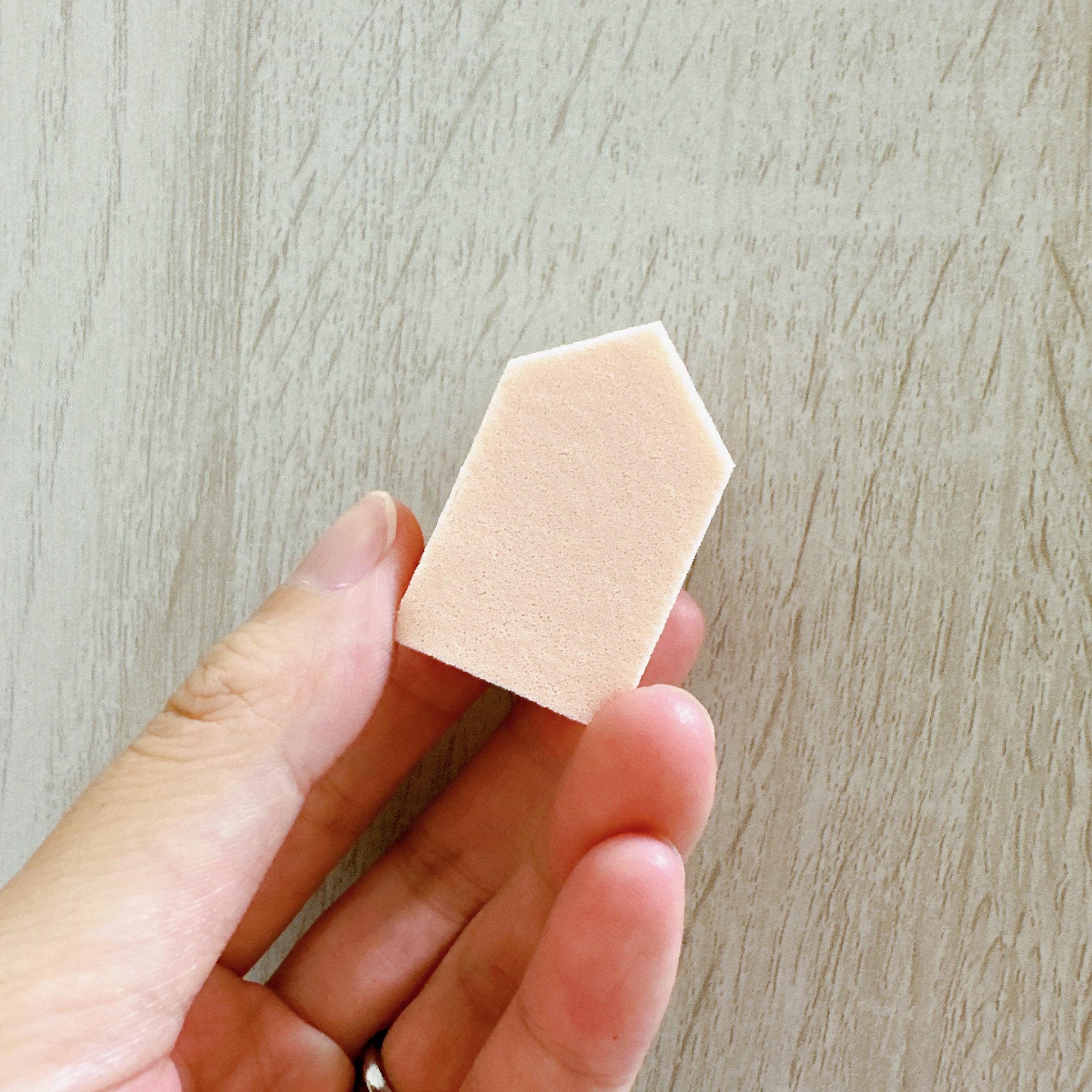 バリュースポンジN ハウス型タイプS 30P/ロージーローザ/パフ・スポンジを使ったクチコミ（3枚目）