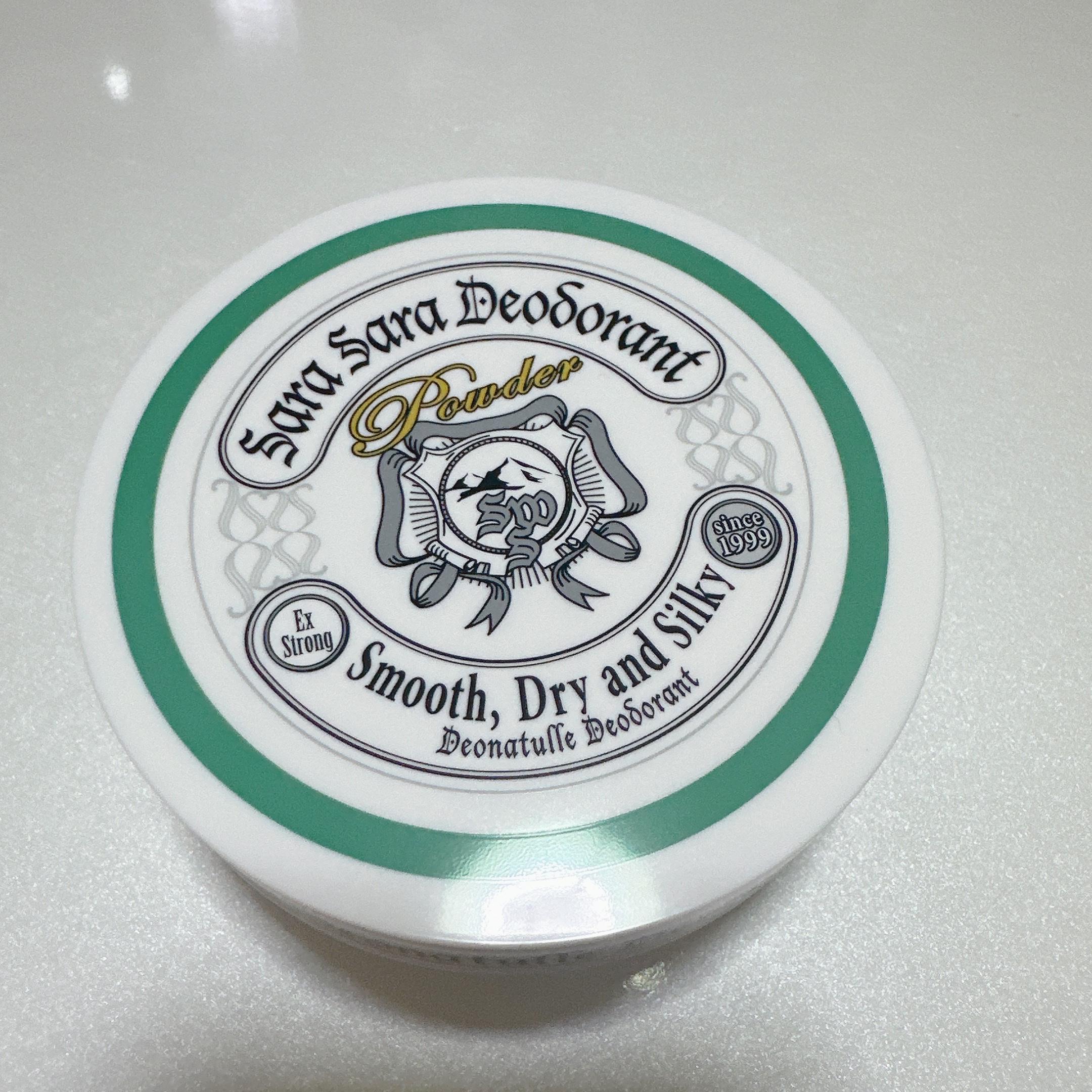 薬用さらさらデオドラントパウダー/デオナチュレ/デオドラント・制汗剤を使ったクチコミ（3枚目）