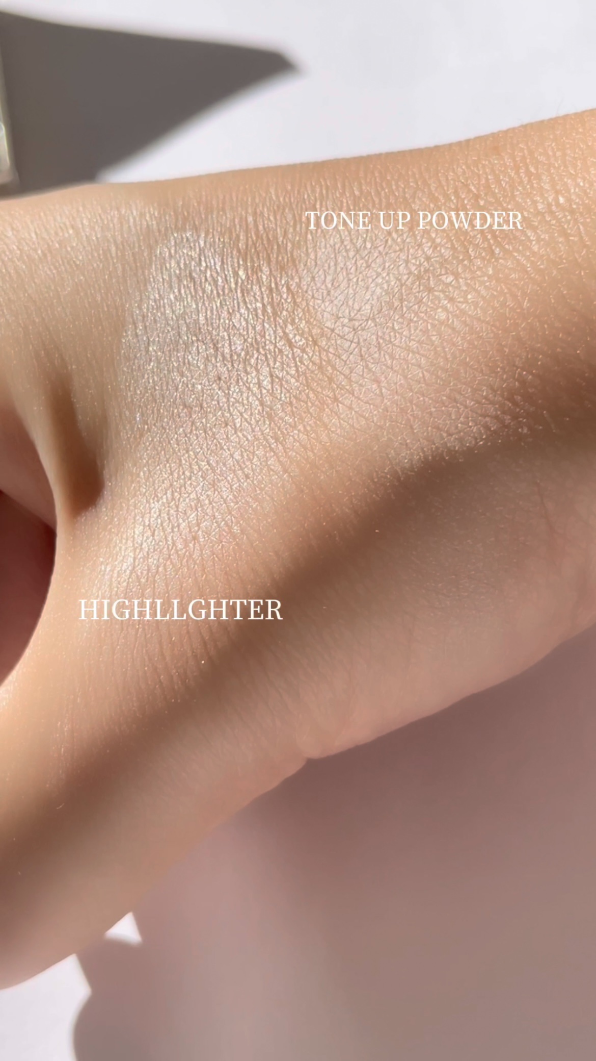 ストロビングフェイスキューブ/TWO SLASH FOUR/ハイライトを使ったクチコミ（3枚目）