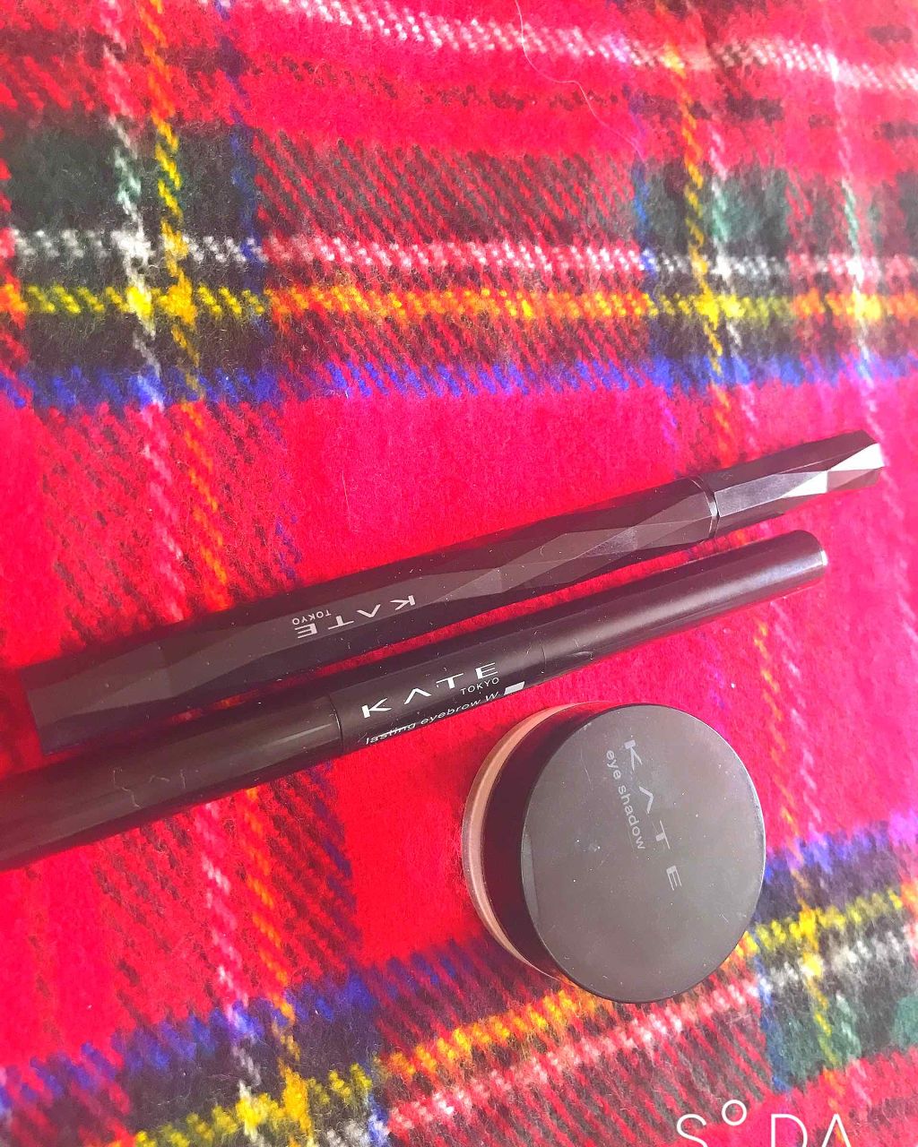 メタリックジェリーアイズ/KATE/ジェル・クリームアイシャドウを使ったクチコミ（1枚目）