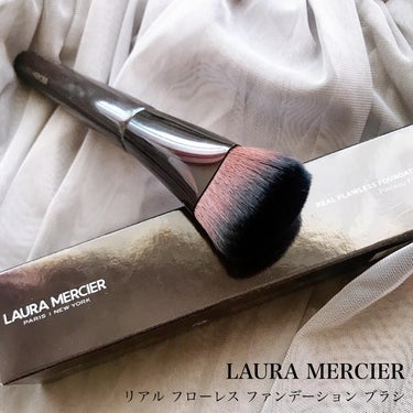 ローラ メルシエ リアル フローレス ファンデーション ブラシ のクチコミ「【LAURA MERCIER】
✔︎#リアルフローレスファンデーションブラシ

あまり知られて.....」（1枚目）