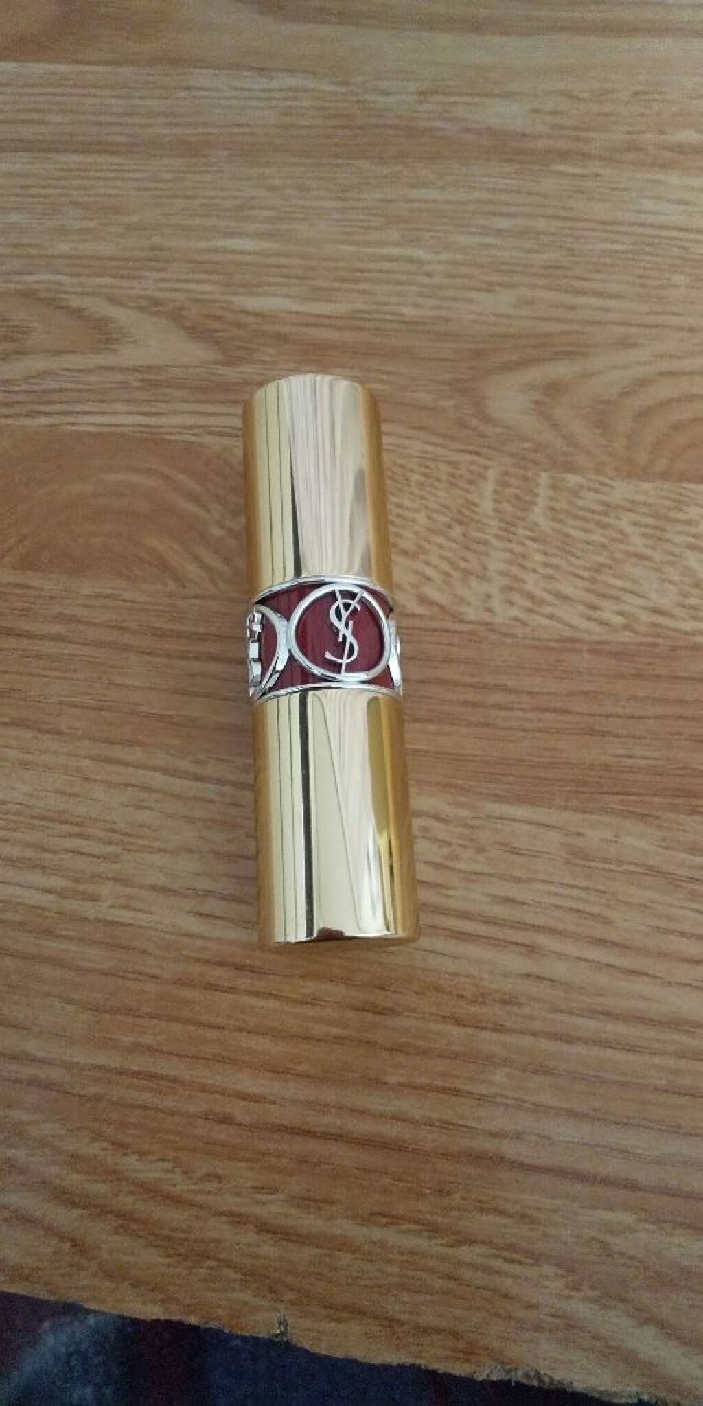 コスメと7MEN侍が大好き!! on LIPS 「サンローランのルージュヴォリュプテシャイン83番です。これは美..」(1枚目)