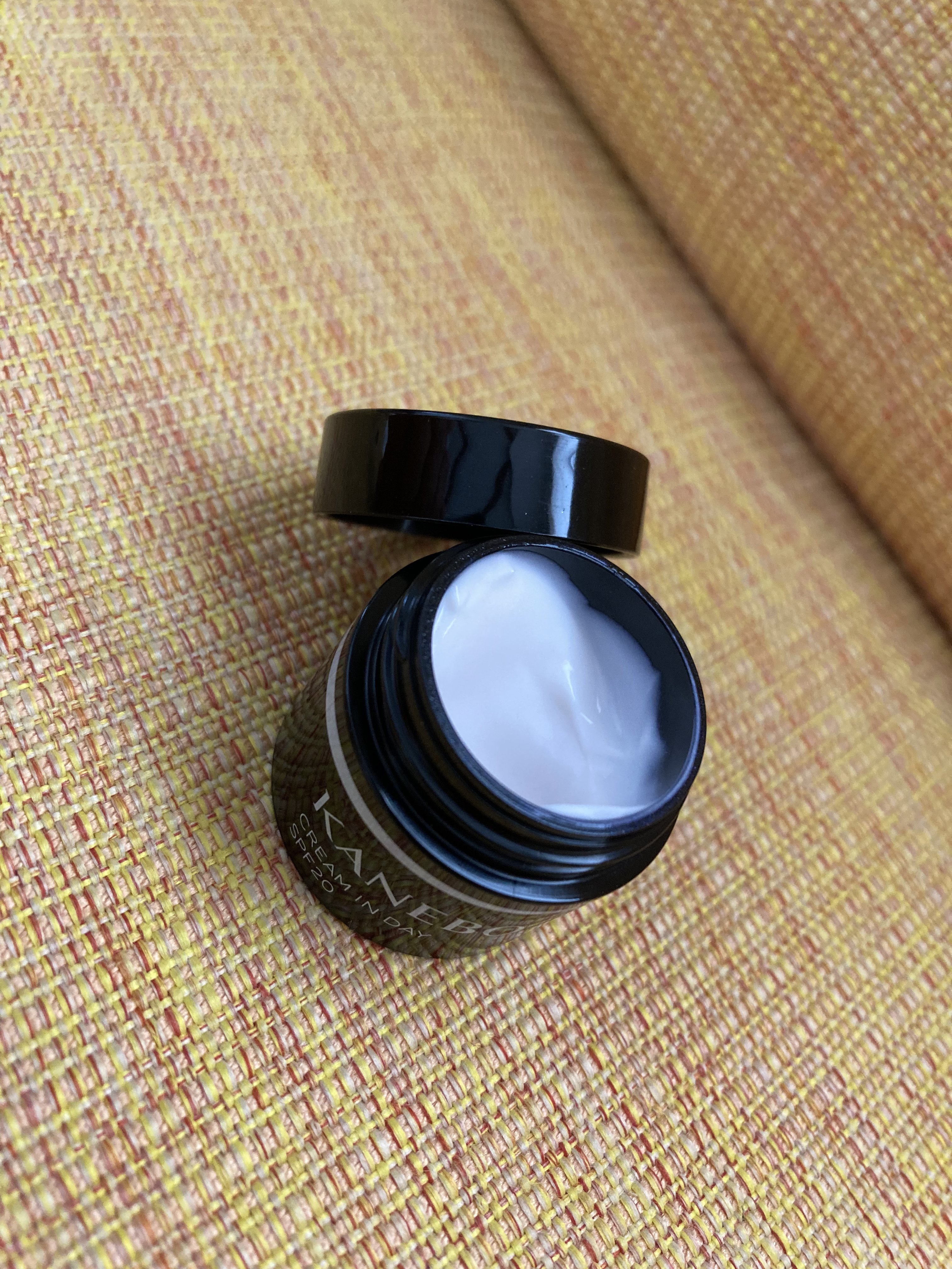 クリーム　イン　デイ/KANEBO/フェイスクリームを使ったクチコミ（2枚目）