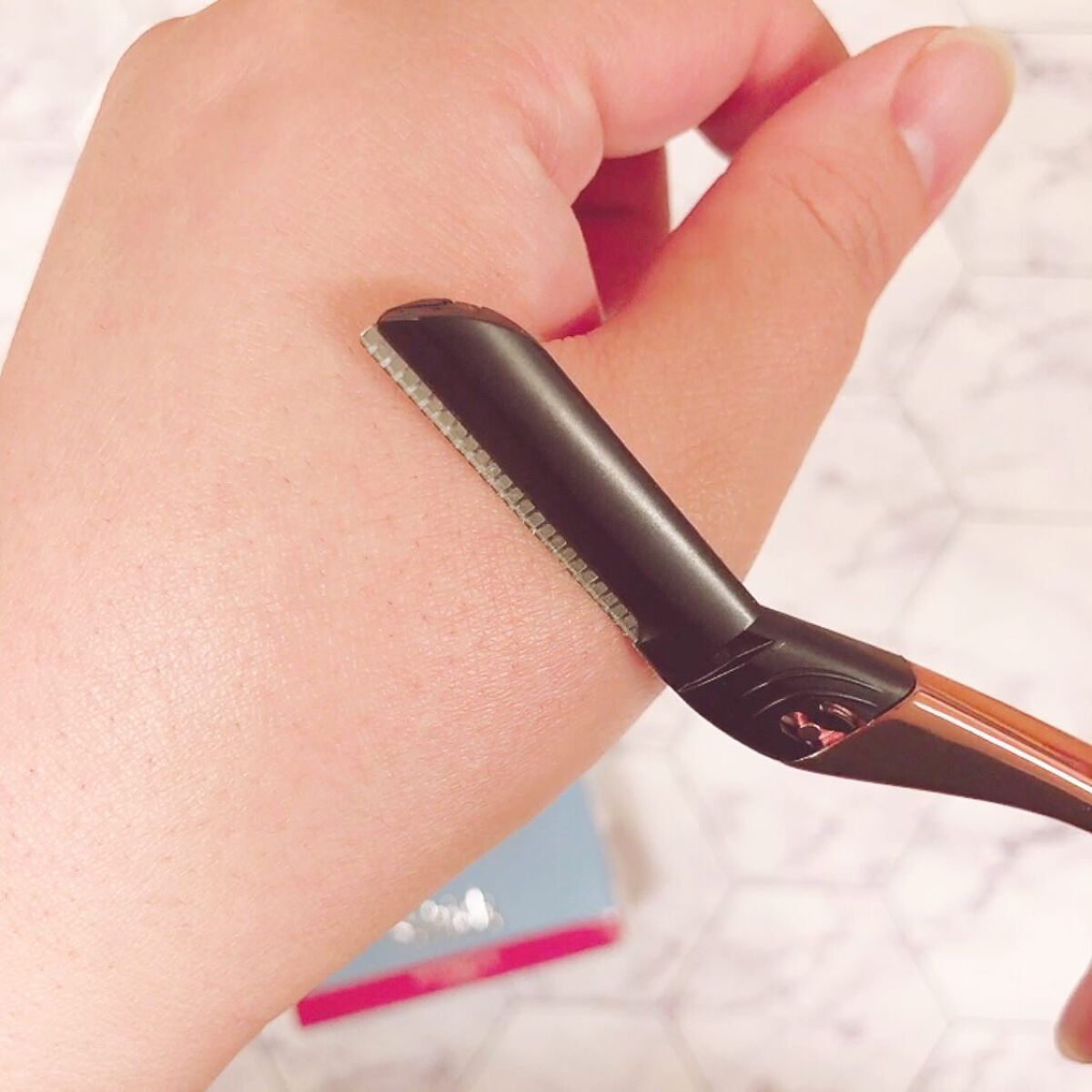 サロンプラス トーンアップ フェイススムーサー ホルダー(刃付き)/サロンプラス/シェーバーを使ったクチコミ(6枚目)