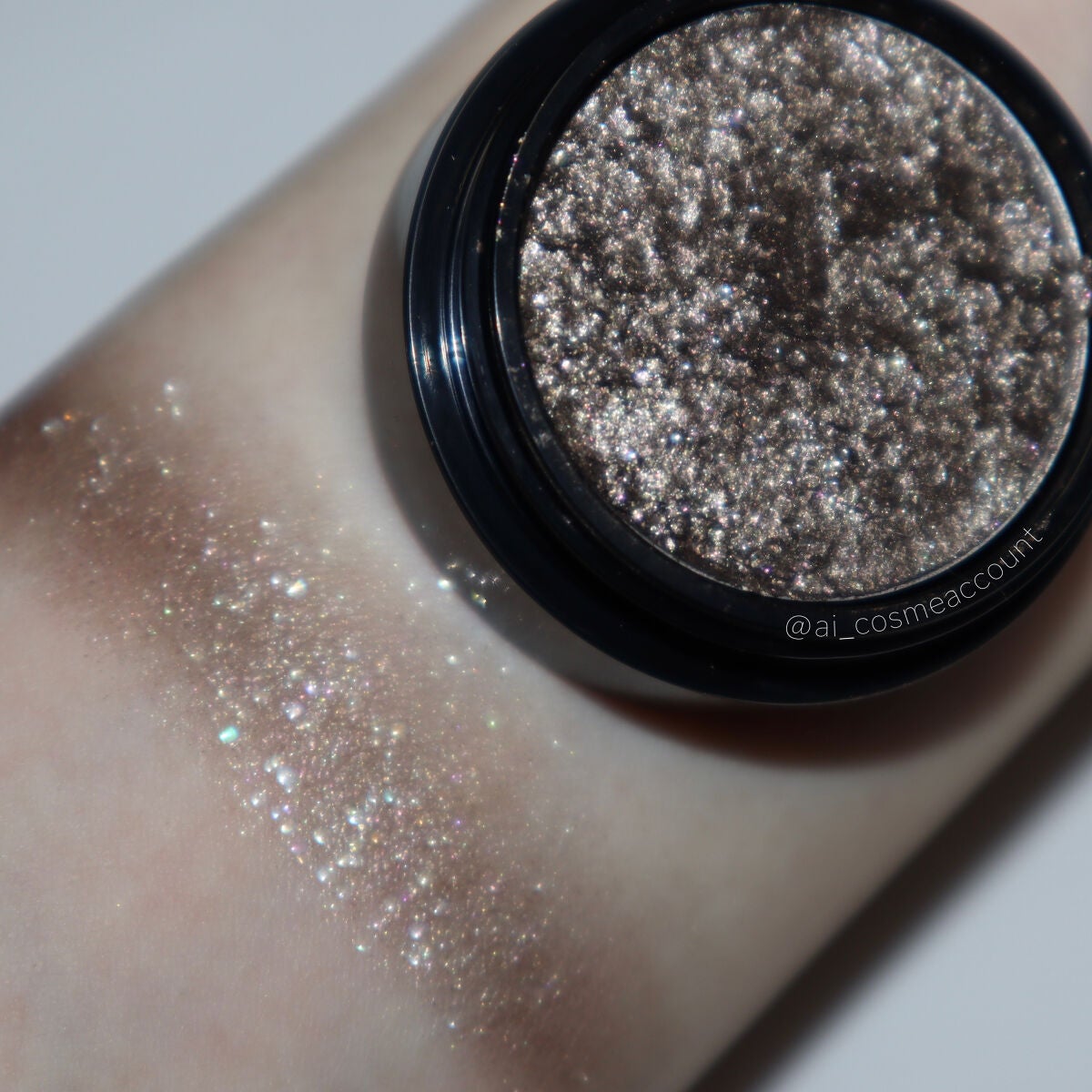 セルフィーフィックスピグメント/Witch's Pouch/単色アイシャドウを使ったクチコミ(4枚目)