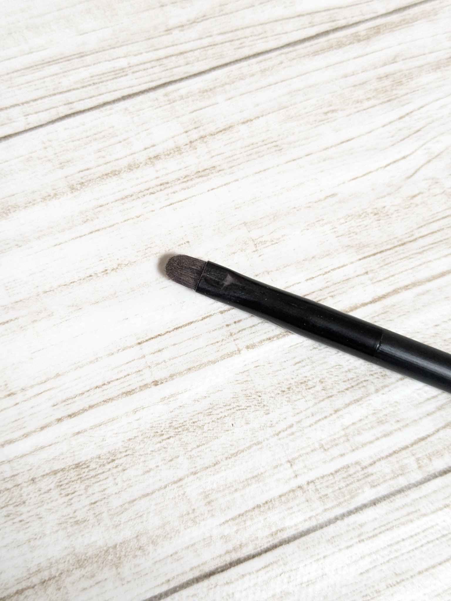 アイシャドウブラシC N/U R GLAM/メイクブラシを使ったクチコミ（3枚目）