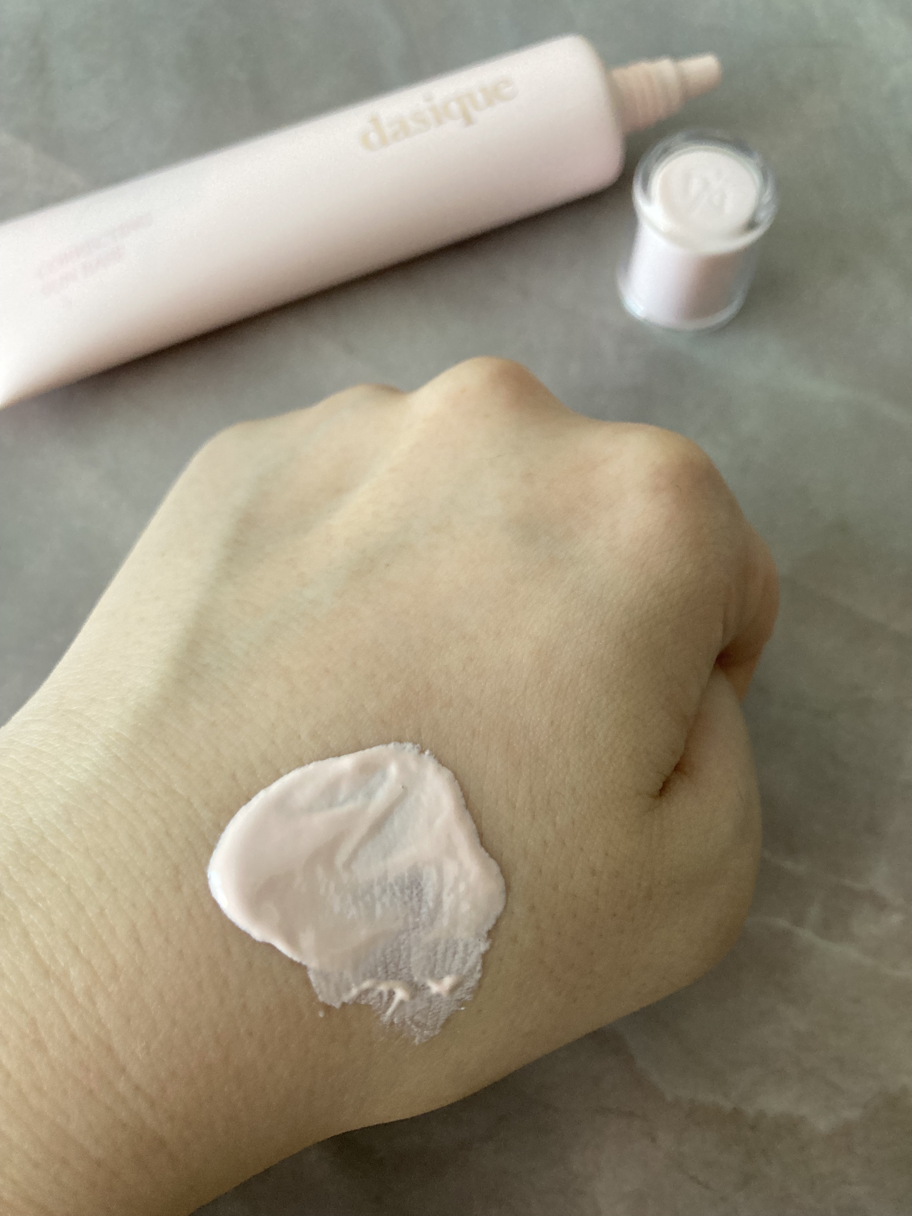 コレクティングサンベース 01 ロージーピンク/dasique/化粧下地を使ったクチコミ（3枚目）