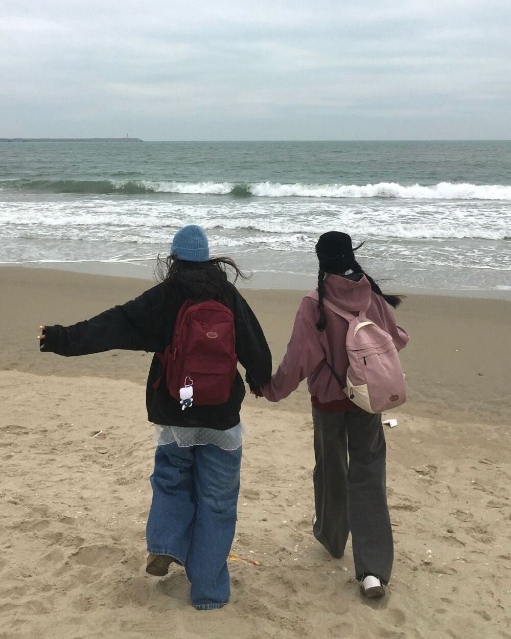 ひとみ on LIPS 「親しい友達と会う予定です#コーデ#ファッション#韓国雑貨#韓国..」(3枚目)