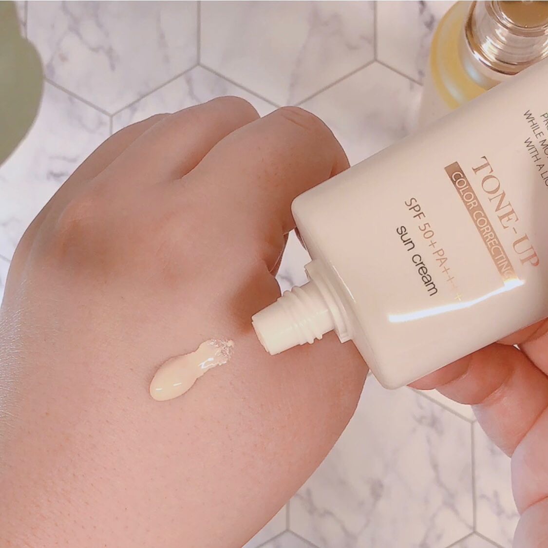 ダルバ ホワイトトリュフファーストスプレーセラム/ダルバ/ミスト状化粧水を使ったクチコミ（3枚目）