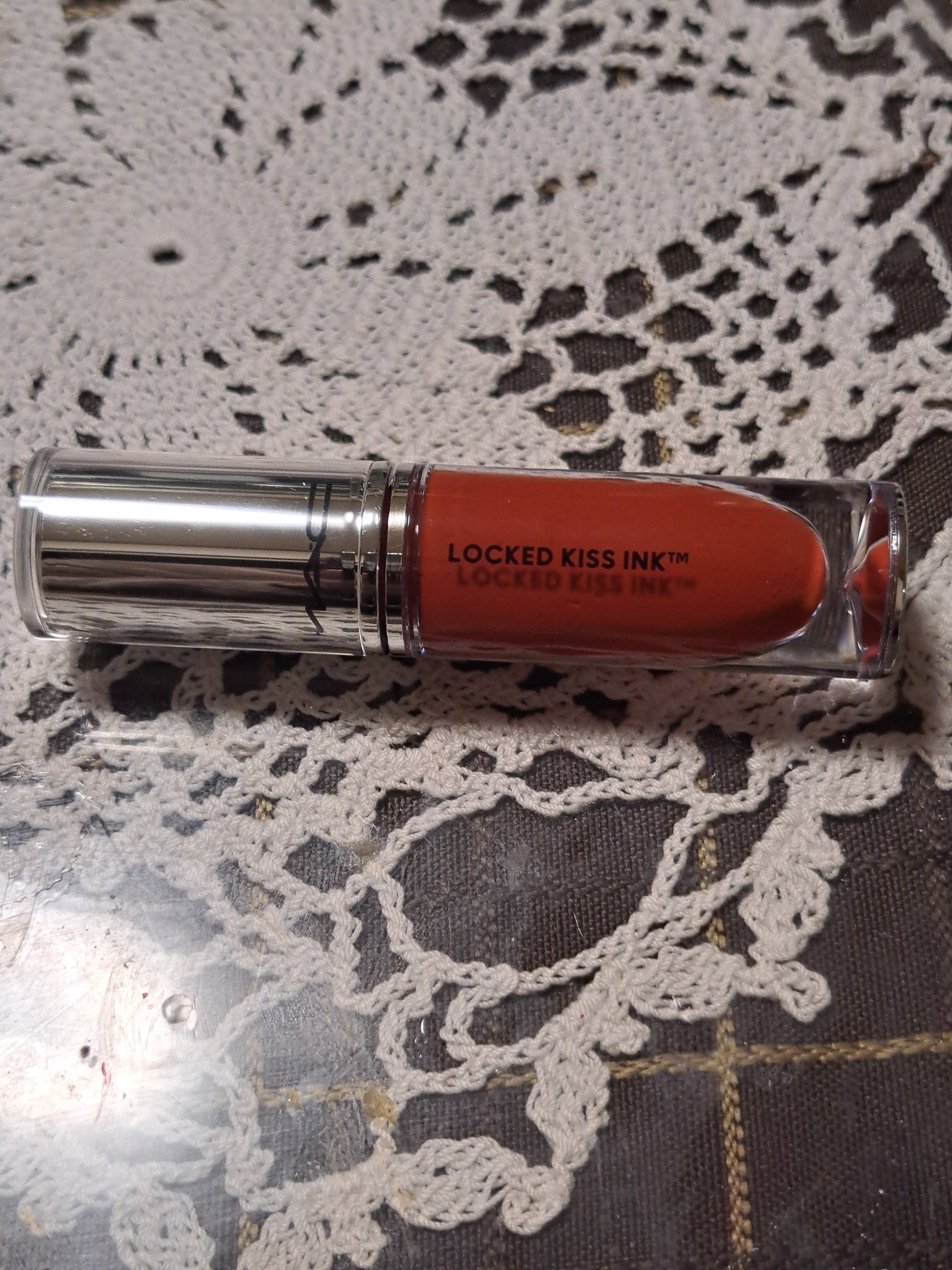 M·A·C ロックド キス インク リップカラー ヴィシャス（インテンス バーント オレンジ）/M・A・C/口紅を使ったクチコミ（1枚目）