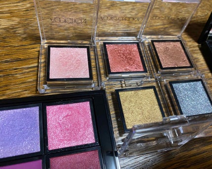 ホリデー アディクション “イリディセント ユーフォリア”/ADDICTION/メイクアップキットを使ったクチコミ(2枚目)