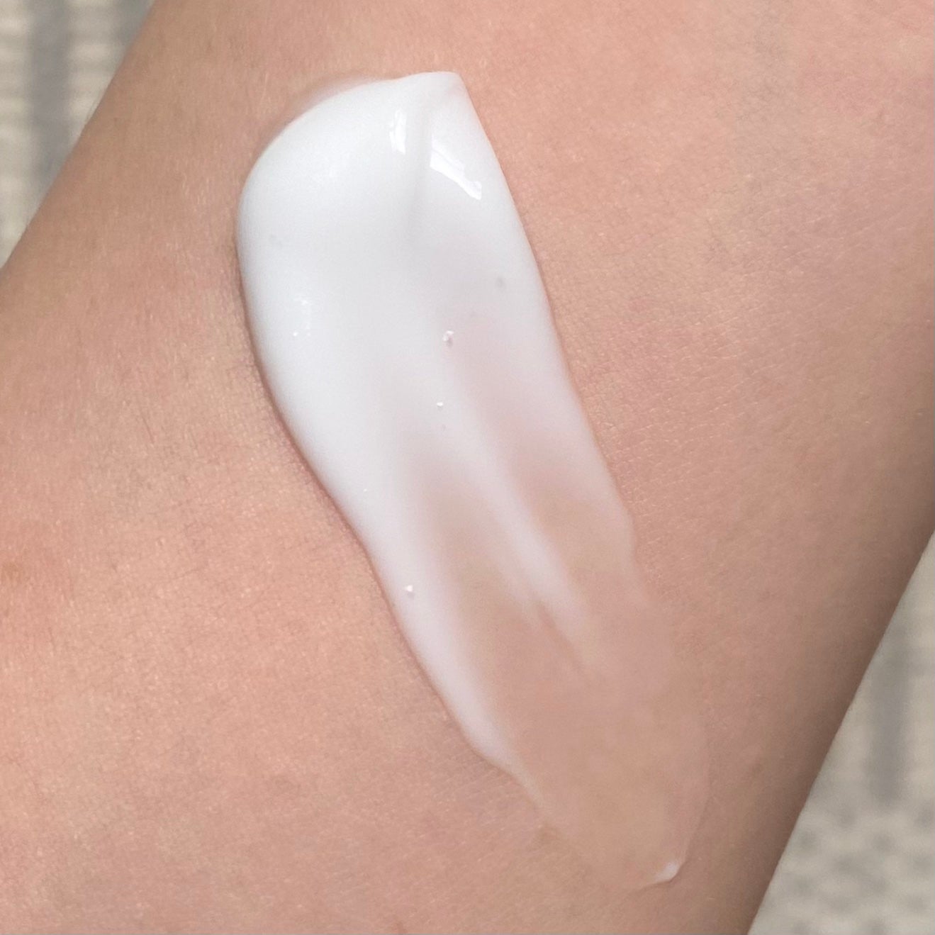 バイブラント ラディアンス アロマミルク/ジョンソンボディケア/ボディミルクを使ったクチコミ(2枚目)