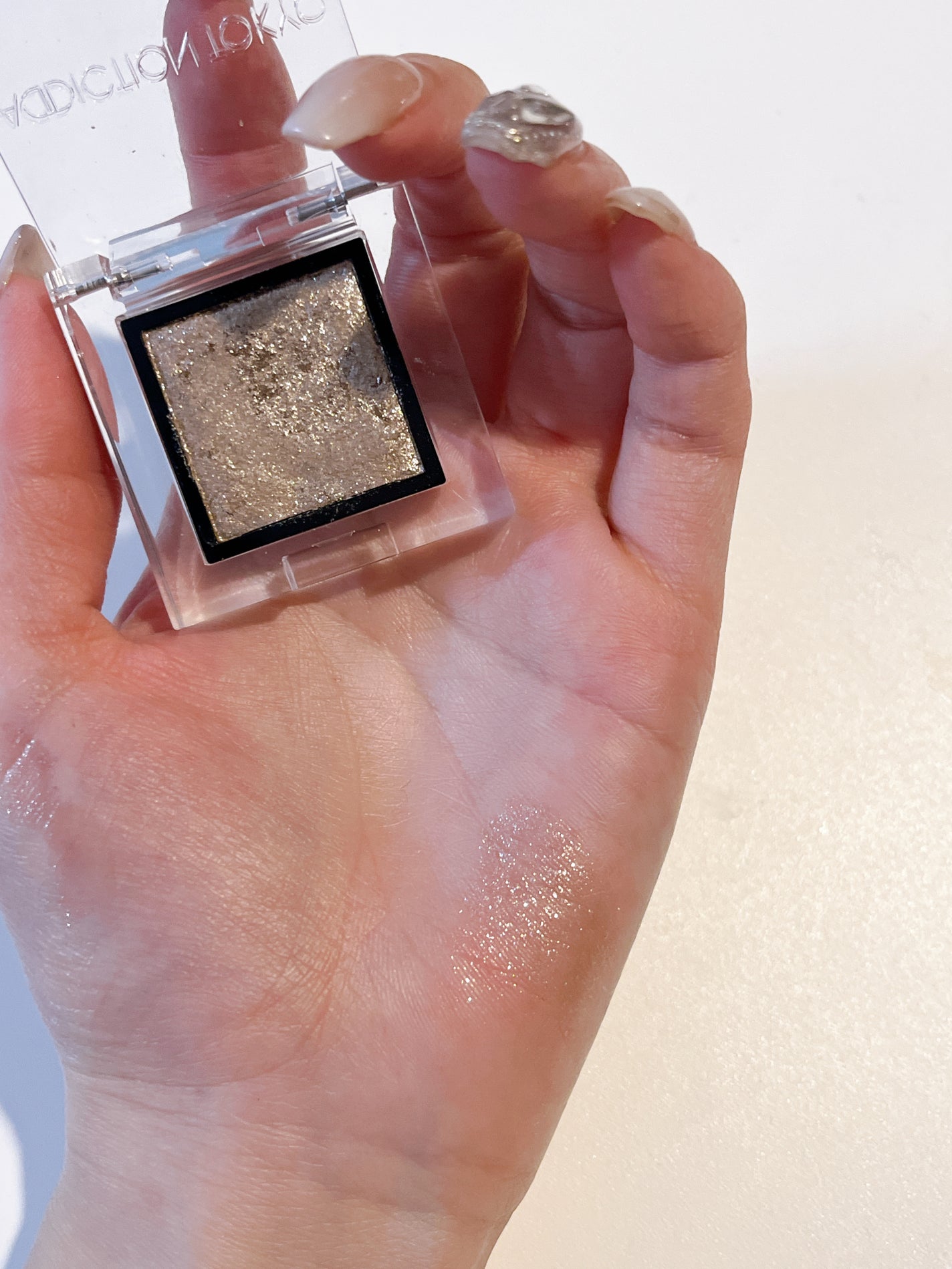アディクション ザ アイシャドウ スパークル/ADDICTION/単色アイシャドウを使ったクチコミ(4枚目)