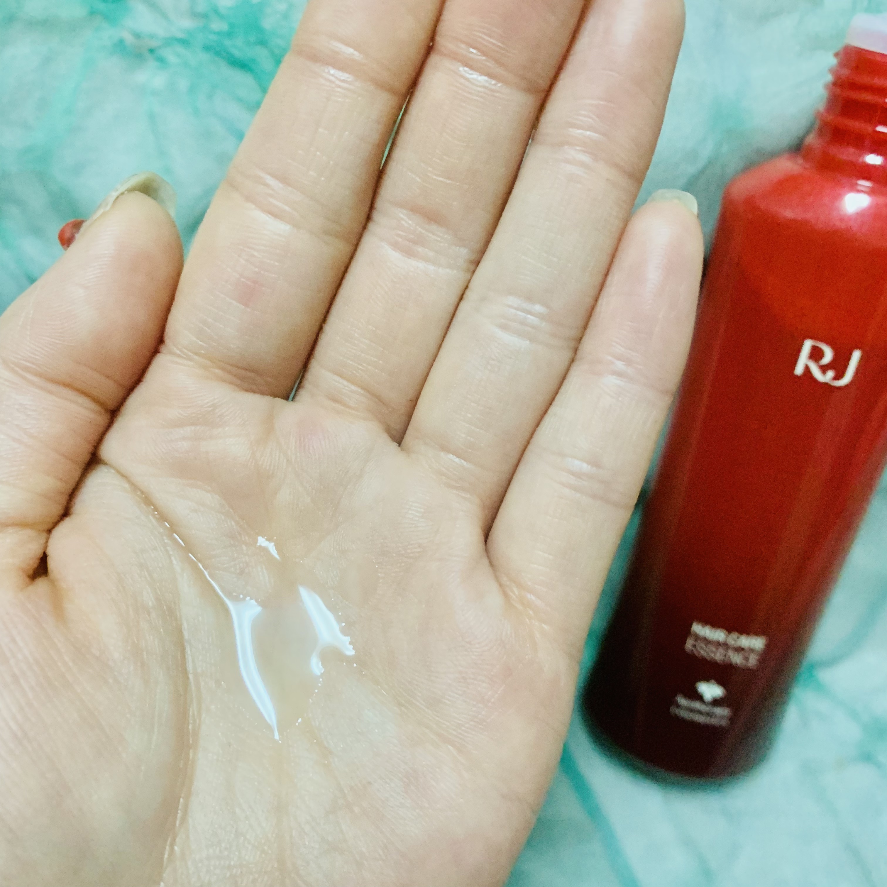 薬用 RJ地肌ケア エッセンス /アピセラピーコスメティクス/頭皮ローションを使ったクチコミ（3枚目）