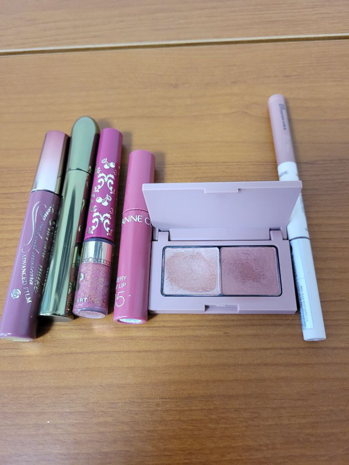 キュートアイズメーカー シャンパンヌード/ETUDE/スティックアイシャドウを使ったクチコミ（1枚目）