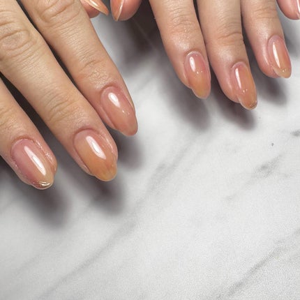 kanna on LIPS 「・・・𝒫𝑒𝒶𝒸𝒽𝓃𝒶𝒾𝓁🍑🩷季節にぴったり、旬の桃ネイル🍑💋肌..」(2枚目)