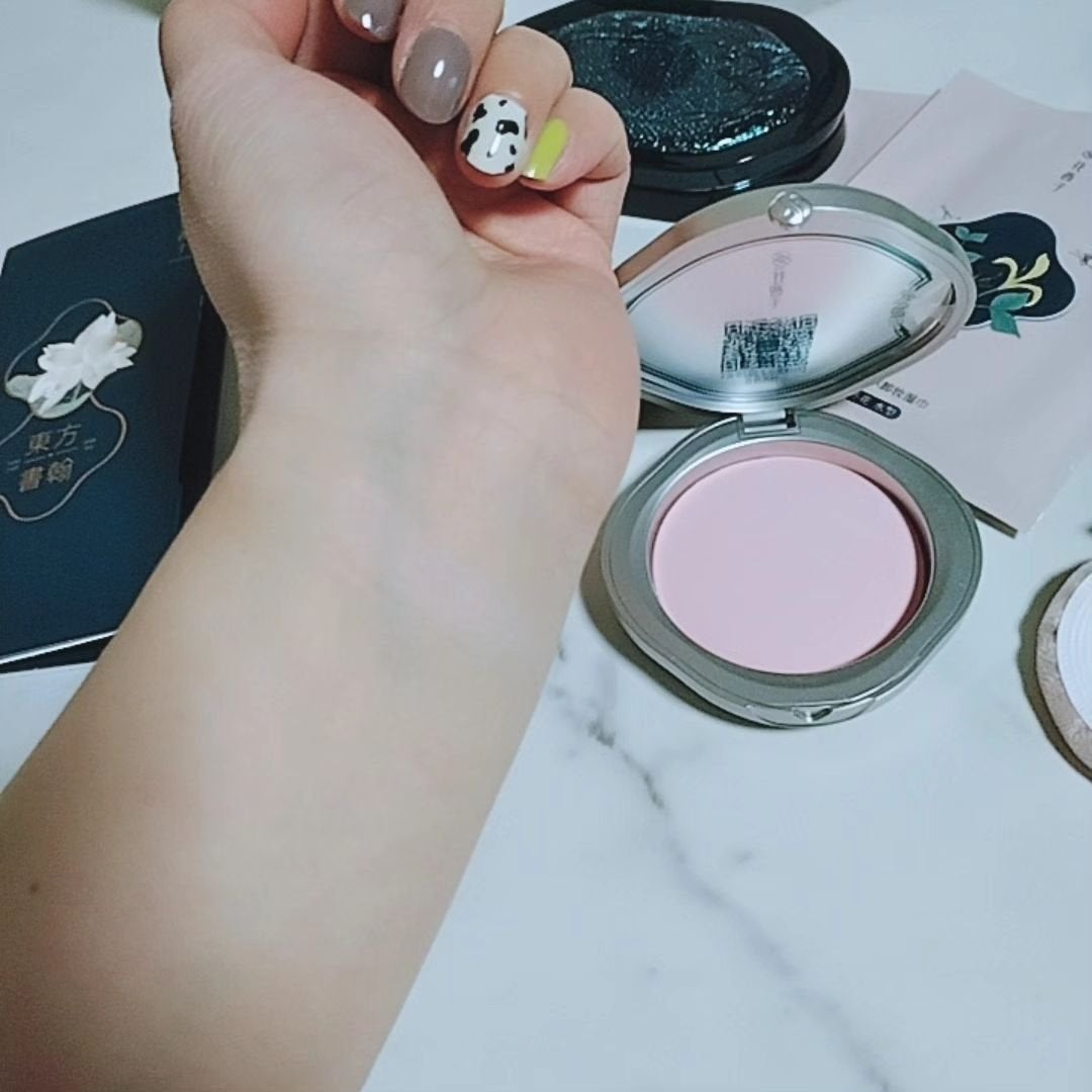 玉養桃花プレストパウダー(西湖限定)/花西子/プレストパウダーを使ったクチコミ(5枚目)